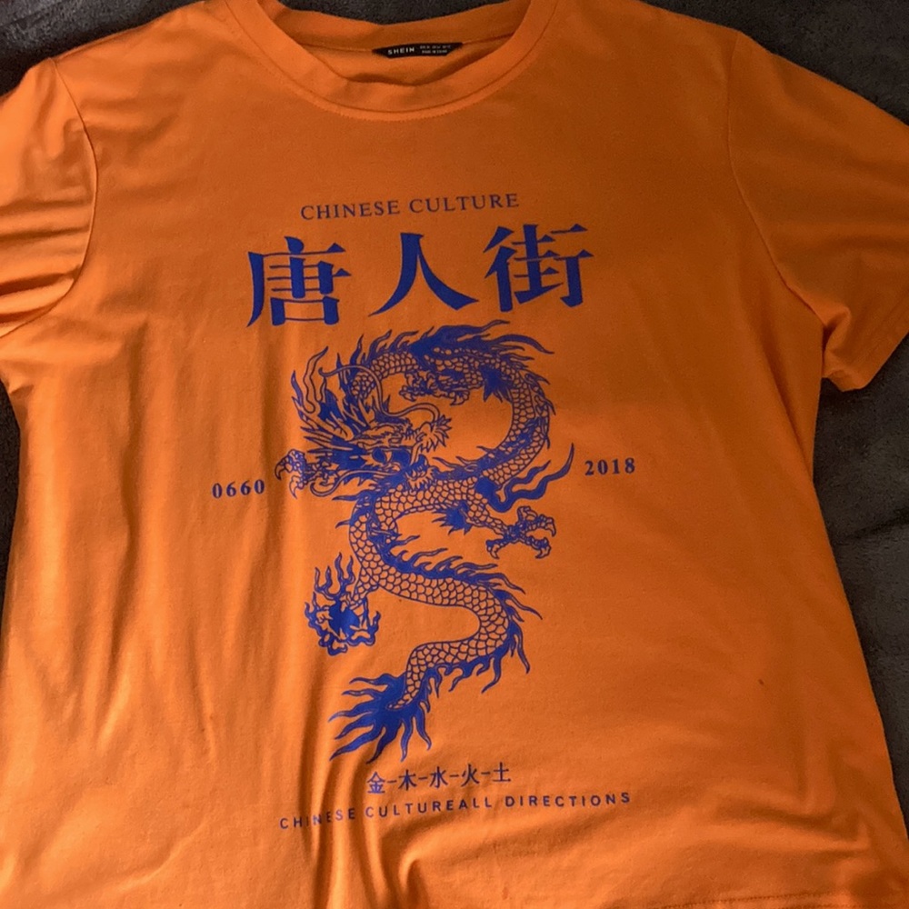 graphic tee